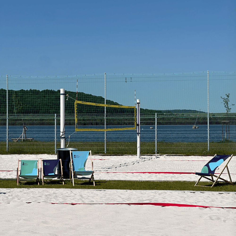 Beachvolejbalové kurty u břehu Hlučínského jezera